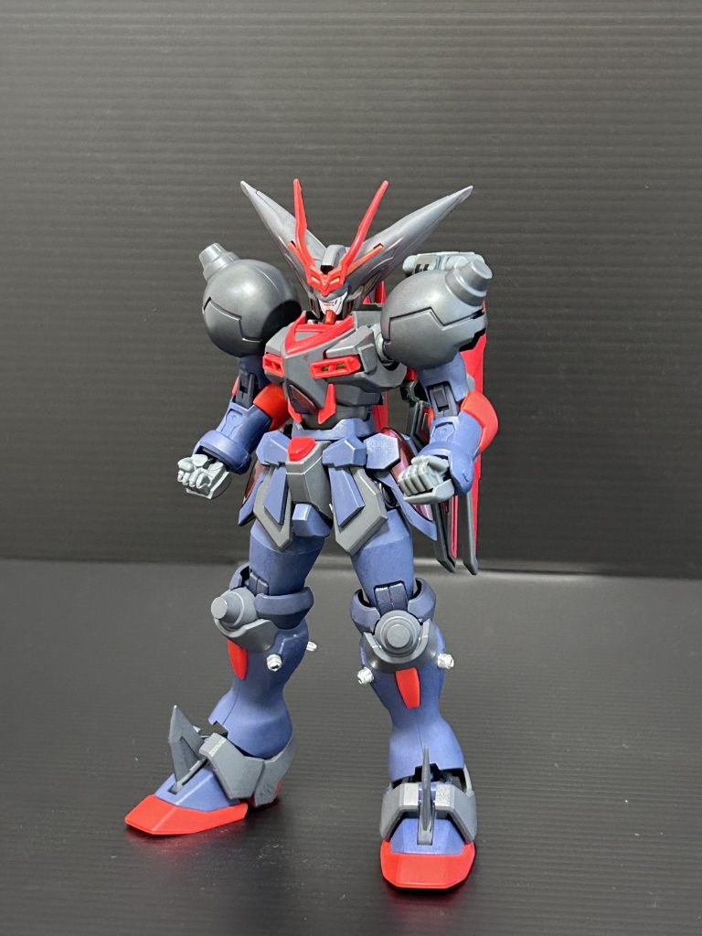 やはりマスターガンダムの肩に戻した事で、特徴的な頭部がより目立つようになりました。全体的なシルエットも締まった気がしますがいかがでしょうでしょうか?元のデザインは偉大。