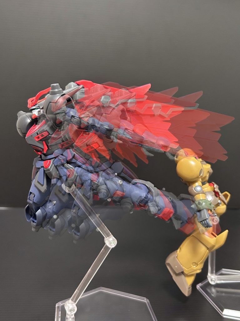 すれ違いざまに多分膝蹴り違うかもしれない