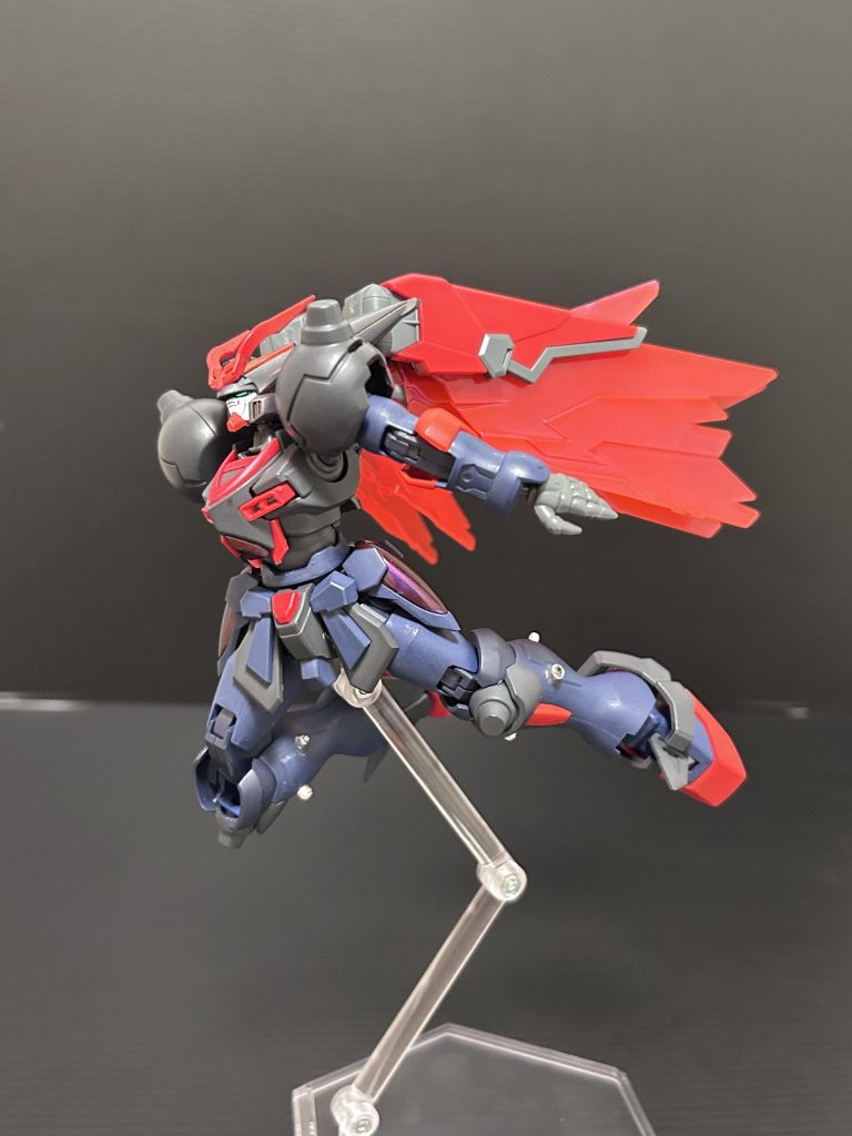 デッドリーウェイブはあまりゲームでは見ない技、意外にもGガンダムの格闘ゲームからアニメ本編に逆輸入された経緯があるとかないとか。とにかくスーパーロボット大戦Aポータブルのマスターガンダムの動きが凄く好きなんです。特にこの技！