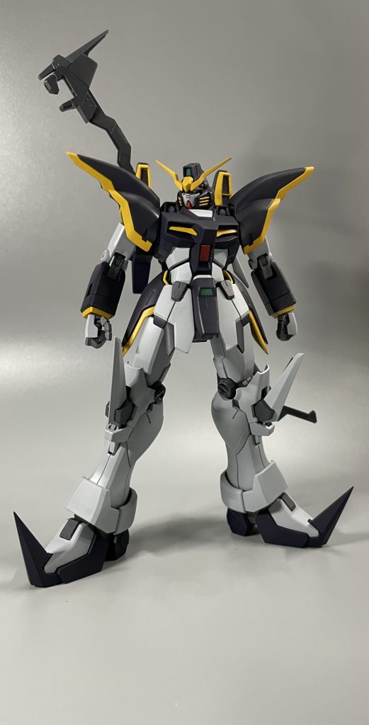 こちらのデスサイズは、去年の12月に私の誕生日プレゼントとして彼女さんが買って下さった物でした✨自分の腕前に自信が付くまでとっておこうと思っていたんですが、もうそろそろ1年経ってしまうのでさすがに申し訳なく思い、組み立てました!久しぶりのMGなので、下手したら年内最後の作品になるかもしれないと意気込んでたんですが、前回作ったイージスの反動か・・とてもサクサクと組めまして3日で完成しました☺️ストレス一切なく作れて楽しかったです笑