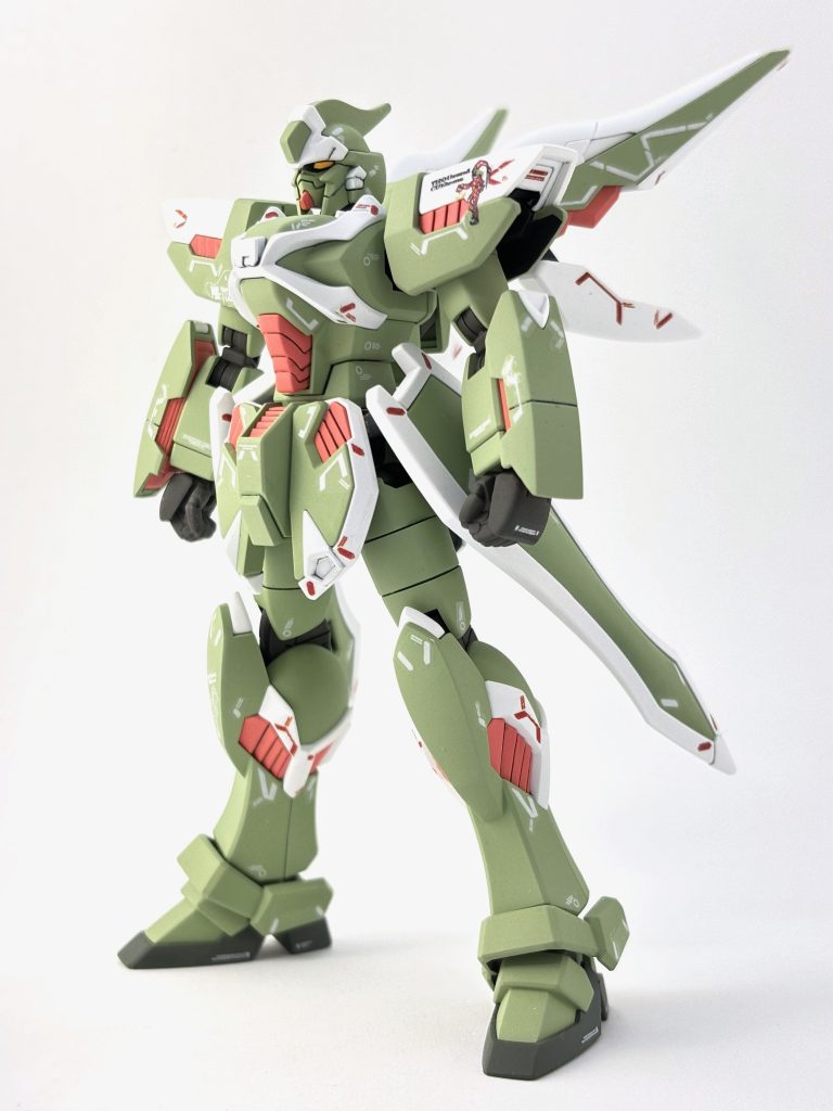 拳はキットではいわゆる「穴あき手」になってましたが、握り拳に差し替えました。次元ビルドナックルズ丸を少々タガネで彫り込んで、指が作る凹凸を強調しています。あえて丸指なのは原作リスペクト。