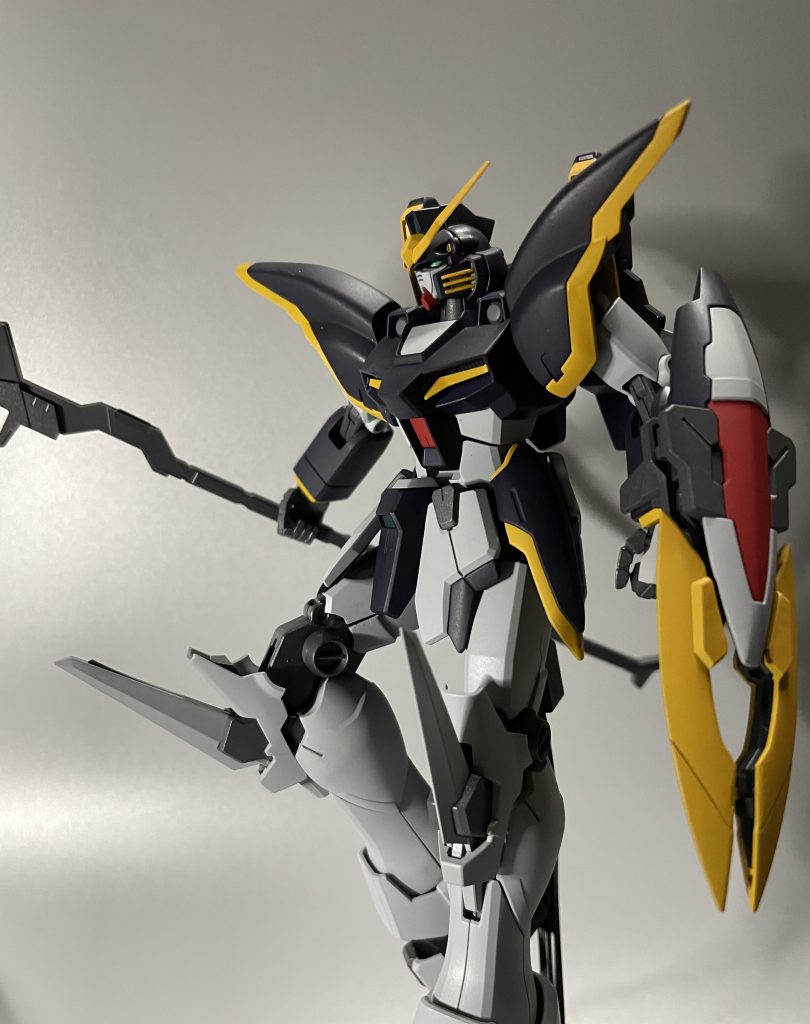 しかし、カラーリングに関してはどーしてもデスサイズと言えばヘルメットも黒くしたいな〜っと思ったので今回はTV版に寄せる形で塗装してみました☺️Xなどで他のモデラーの方も結構ヘルメット黒くされてる方がいらっしゃったので同志の方々の作品を参考にしながら作っていきました!