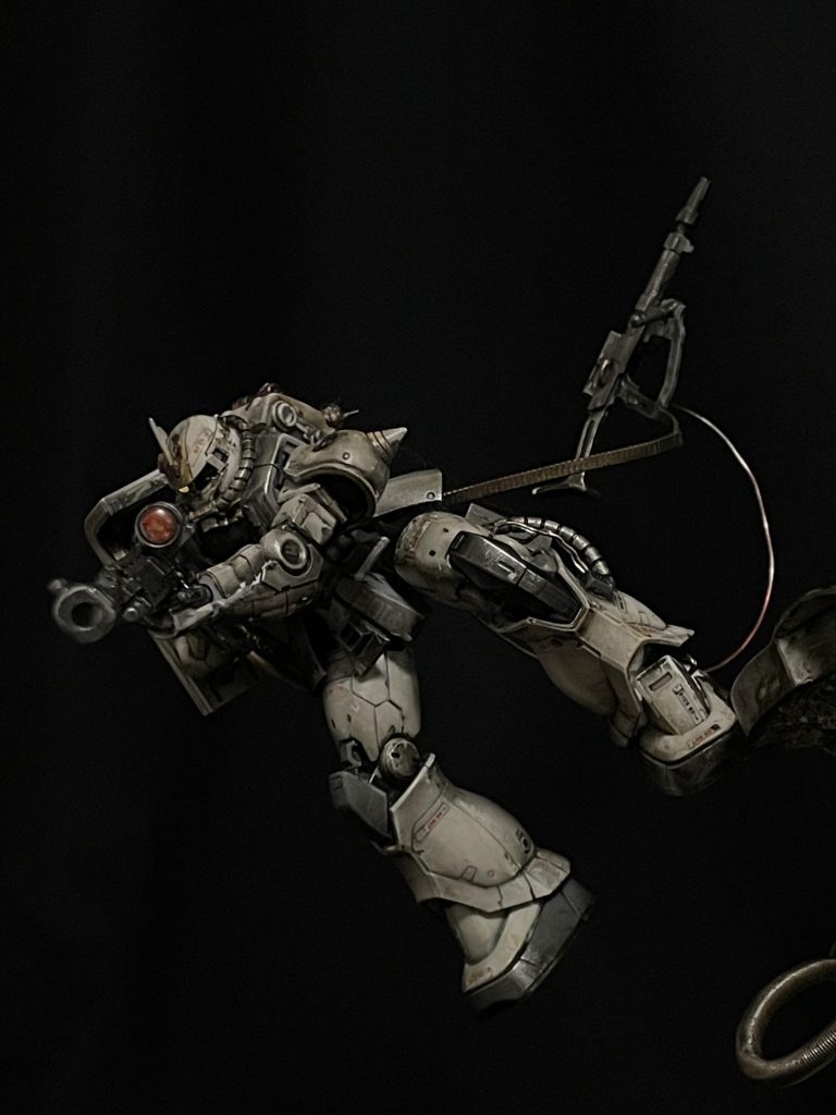 ザクのカッコ良さを出したいで作りました。