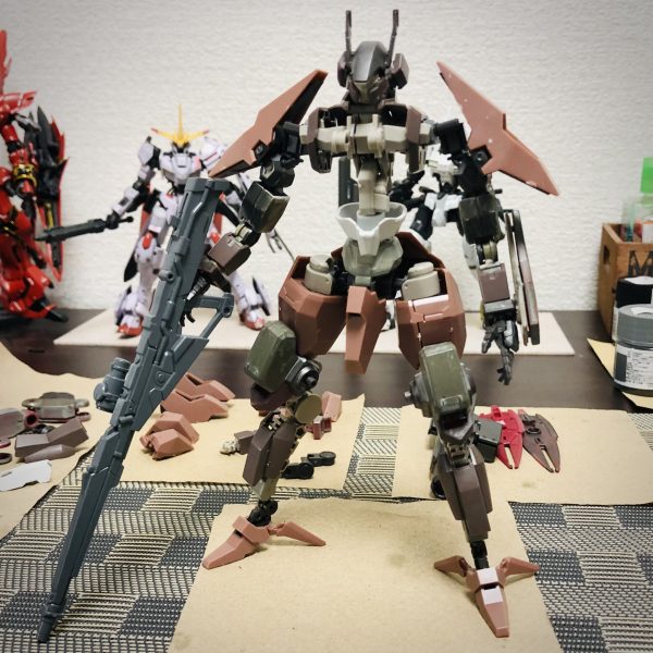 グレイズ肩フレームを真っ直ぐに腕にして、ガンダムの胸フレームを肩に使って腕を延長しました。胴ももう１個つけたので、デルタのライフルがちょうど良い25m級 MSになりました👍↓シナンジュ完成写真はこちらにありますhttps://gumpla.jp/rg/1301948次は、ランドセル🎒がグレイズ達のが似合わないんですよね…💧 ↓プロトタイプガンダムを撮影しました📸https://gumpla.jp/eg/1696734（3枚目）