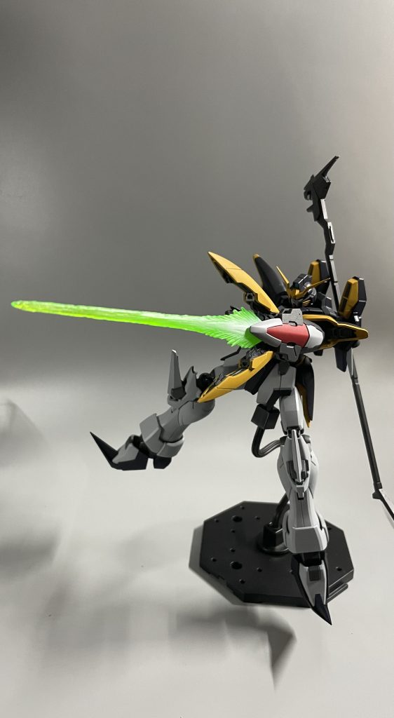 でも、バスターシールド用のビームエフェクトパーツが思ったよりも大きくてちょっとビックリしました笑こんなに出力が高かったらもうビームサイズ要らないんじゃないかってぐらいの迫力😅