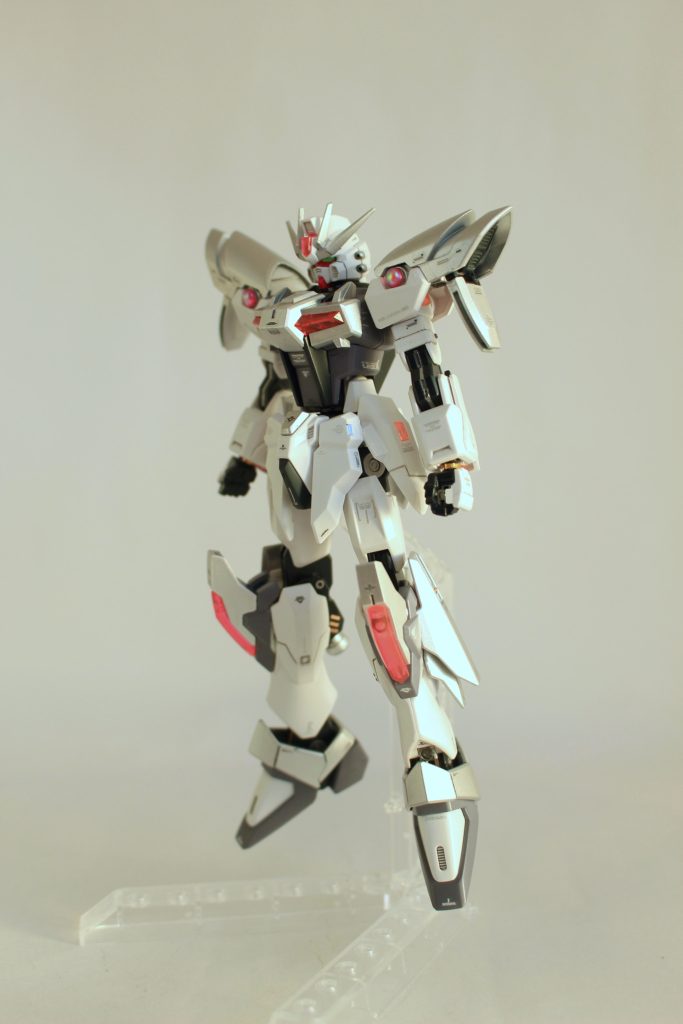 バックパックとマントを外した軽装タイプ。シンプルだけどかっこいいなー!写真ではあまりわかりませんが、細かい作り込みにこだわってみて、足首とか腰とか手首とか、いろんなところにメタルパーツを埋め込んだり、クリアパーツのタグを加工して隙間に入れています。チラリズムのおしゃれ。