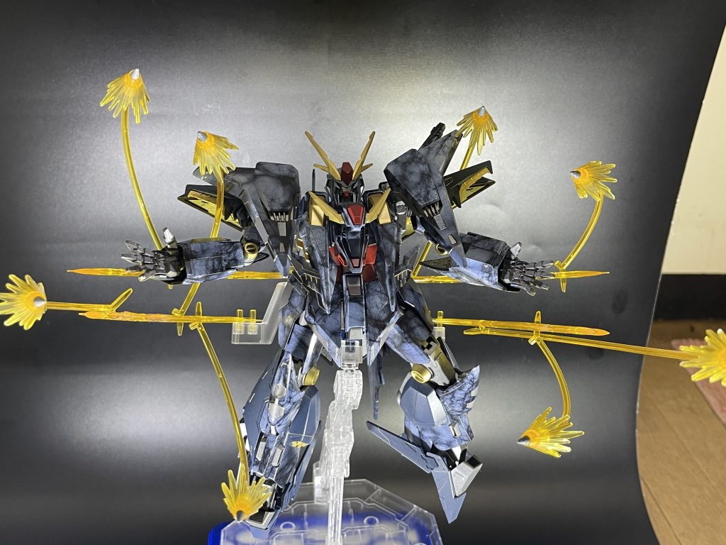 初めての塗装(大理石風)クスィーガンダム hg–3枚目/制作者：birkura
