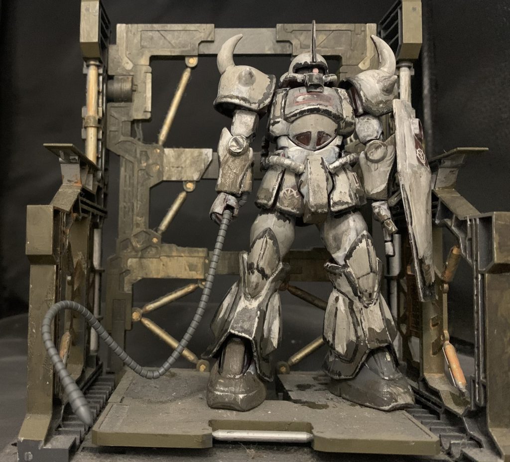 ヒートロッドを持たせてシステムベースで撮影、こっちの方が迷彩効果とかないので見やすいかな、よく見るとハゲチョロで塗装されてるのがウリです