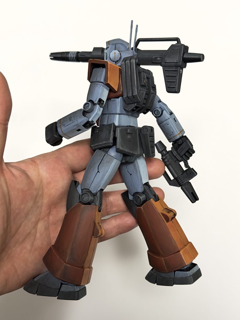 箱絵手前のジムのポーズですが、全体が影側になり暗いです💦