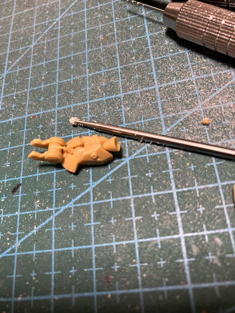 ここのバーニアもなんかのっぺりしてたのでテーパーかけました。てか全部のバーニア掘り直しました。概ね満足です！