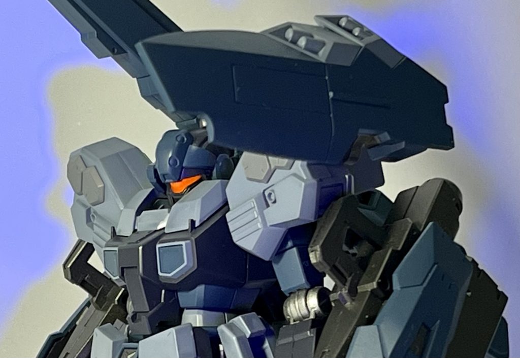 ではでは。次は塗装に気を使って一機組みたい所存です。塗装メモ下地：サフevoブラック黒：ヘキサブラック(外装)暗青：ヘキサブルー(外装、ハイパーメガランチャー、シールド)青灰：ブルーフォグホワイト(外装)灰：メカサフライト(外装)バーニア：エンジンブルーフレーム：サフevoガンメタ武装：ヘキサガンメタルカメラアイ：裏面エンジンブルー、表面蛍光レッド
