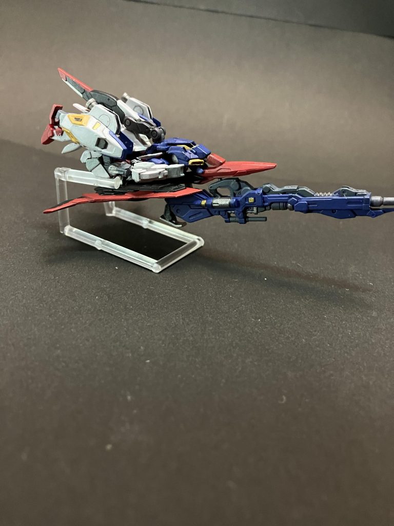 ハイパーメガランチャーはシールドのラインと合わせました。　すこーし前のめり感が拭えません