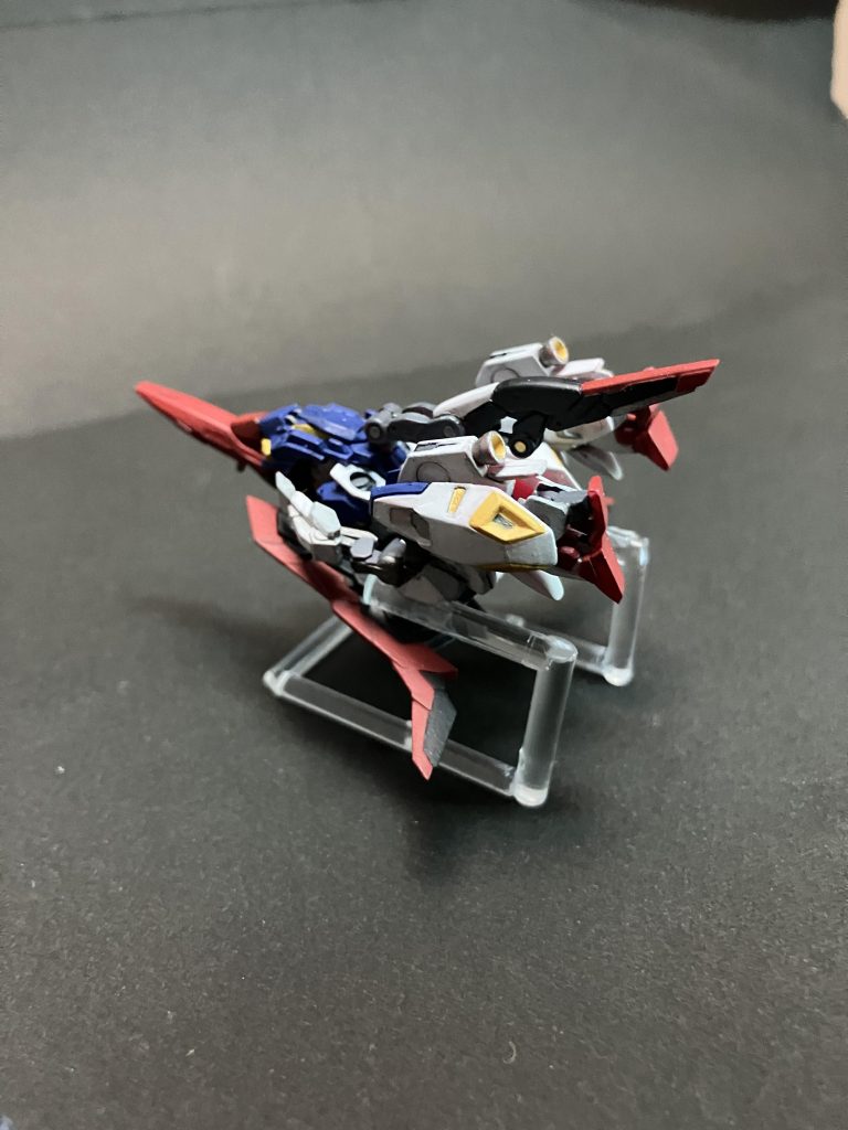 ウイングの角度とか、カトキさんの記事見て悩んでみたりしましたがアニメ版というよりアーティファクト版という事を強めに意識してます