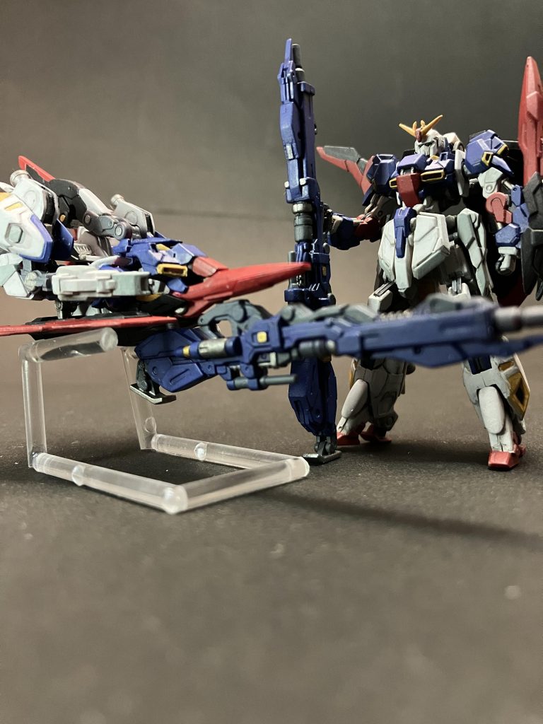 塗り分けはいつも勢いで決めてるので忘れちゃいます。なので自分で作ったゼータ見ながら塗りました。おまけのツーショットです。最後まで読んで頂きありがとうございました！