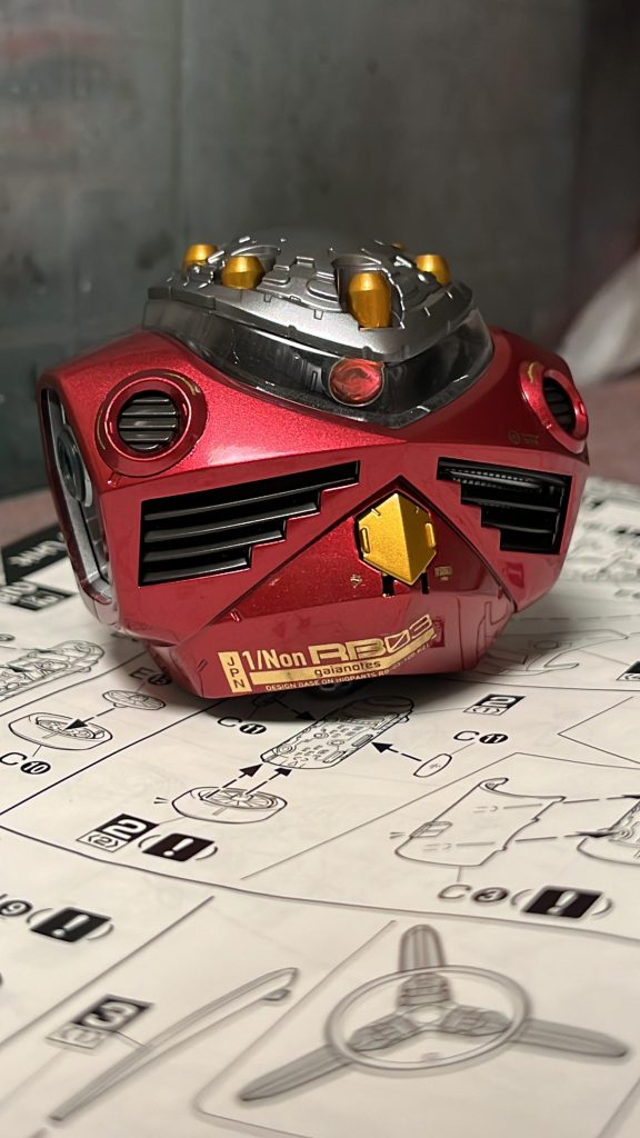 全部金にするのも面白味ないかなぁと思い、部分部分ガンメタにしてます。