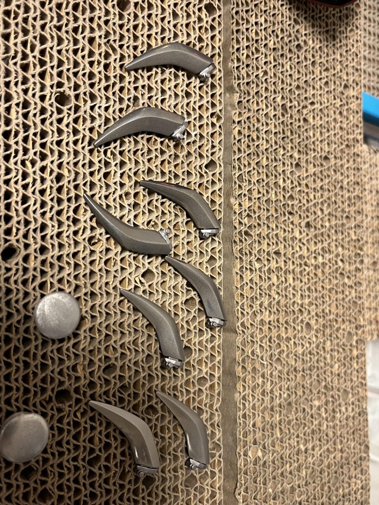 クローはメッキ塗装。メッキ塗装中々難しくて曇ってしまいました…