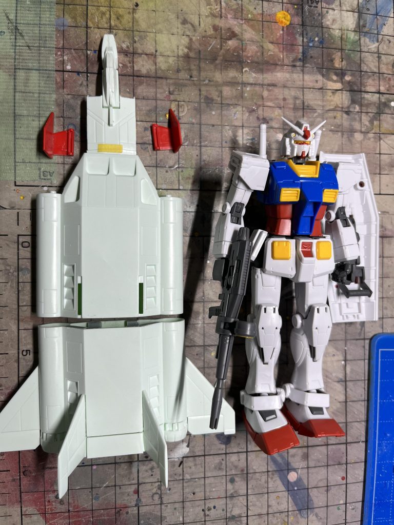 まずはサイズ出し。HGオリジンガンダムが乗れるサイズを模索しています。結果コアブースターを2つ使ってます
