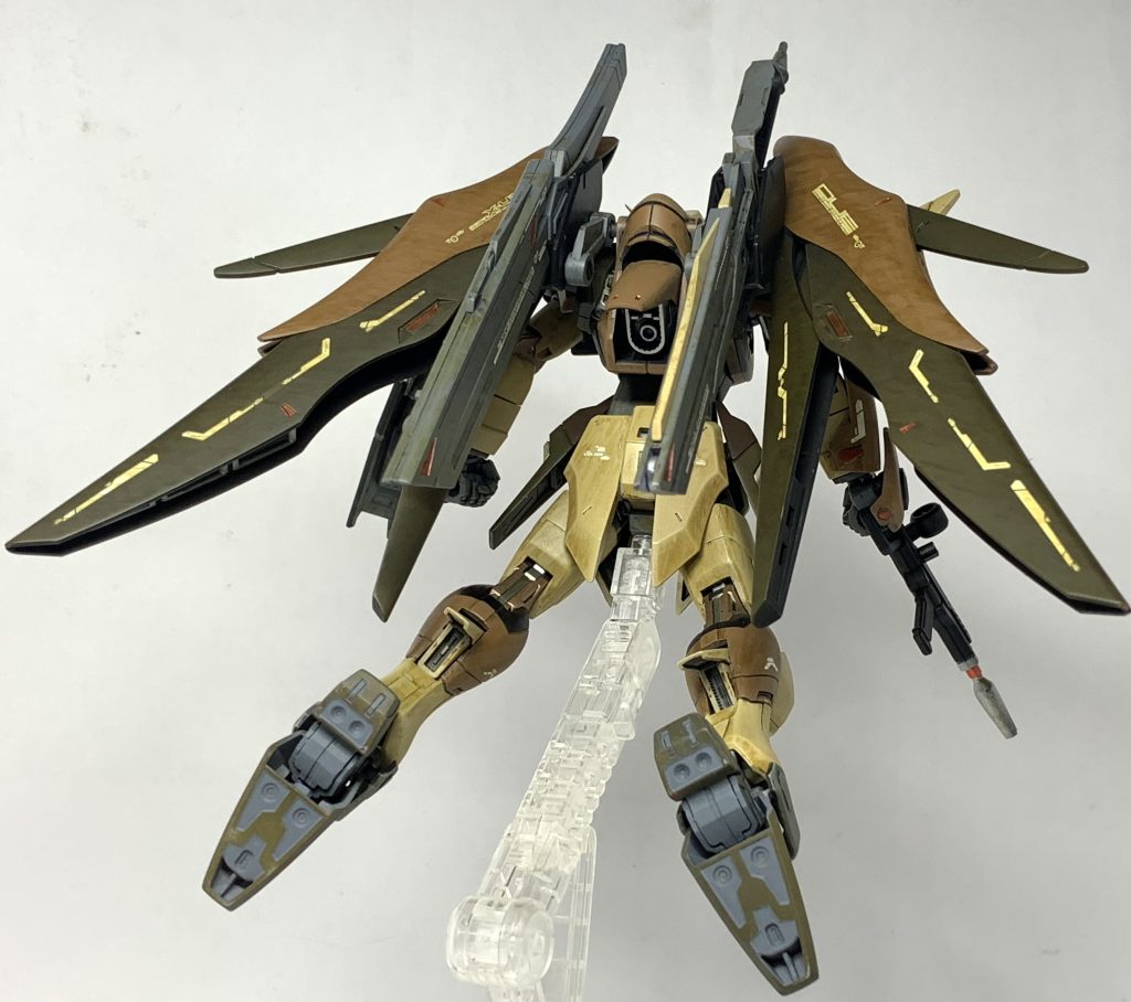 飛翔ポージング後ろ姿。