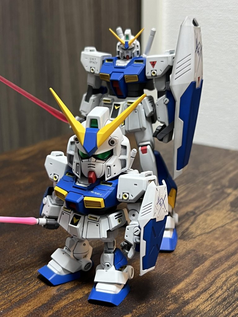  最後は以前作成したHGアレックスと一緒にパシャリ。後はMG作ればコンプリート！完成日:2023/11/21