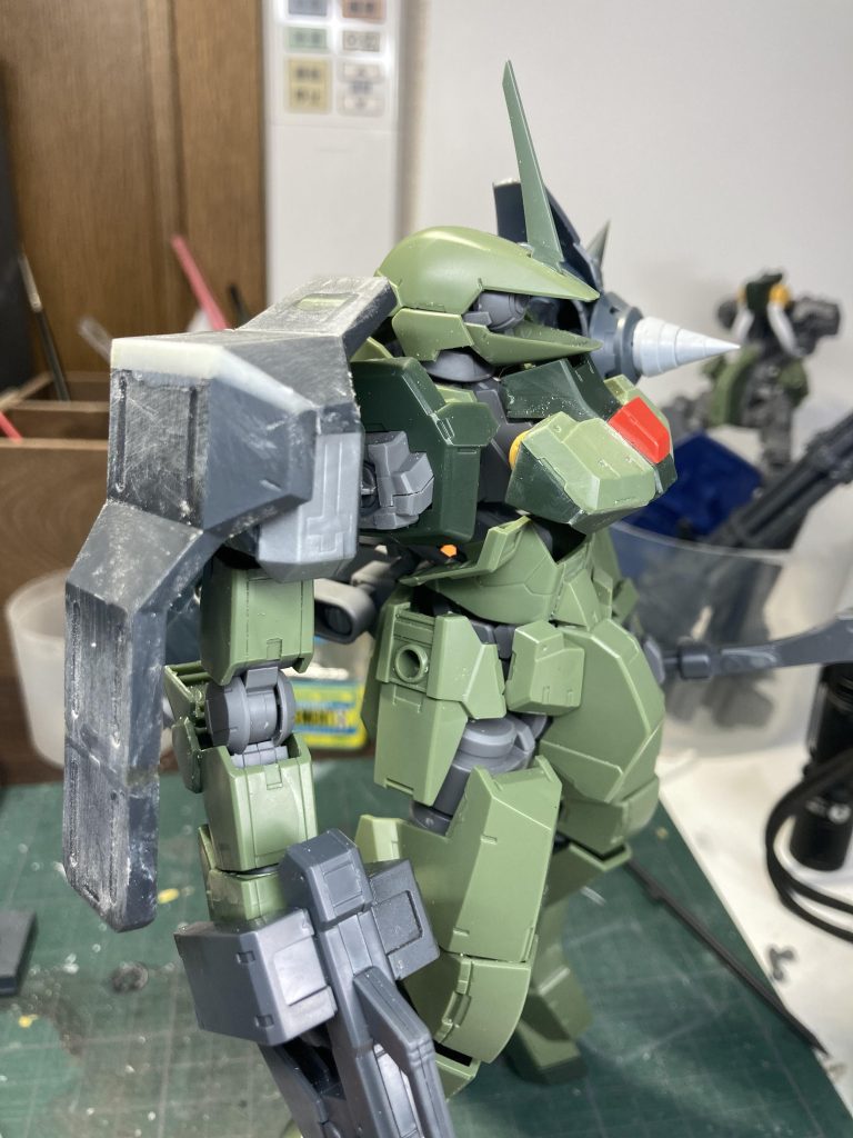 筋彫りは追加なし。細かいディテールは気にせずに進めてます。