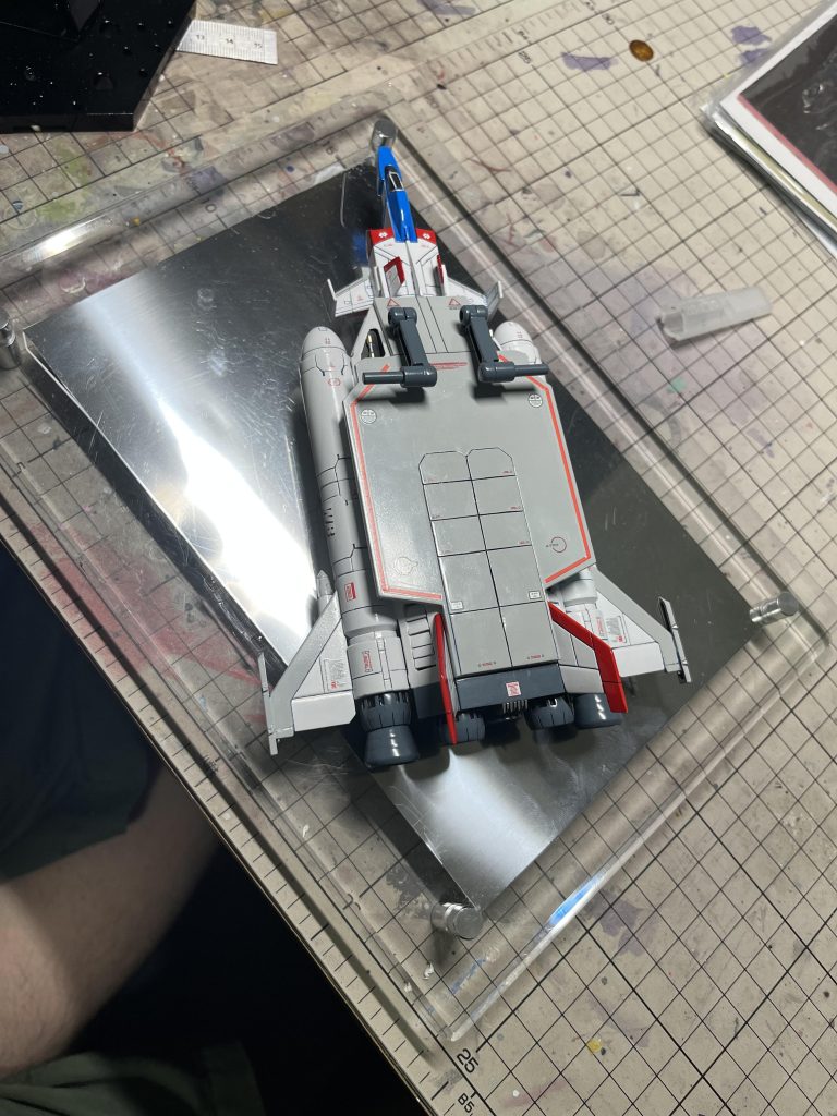 デカールは感性で貼っています。WBと006は側面にあります。