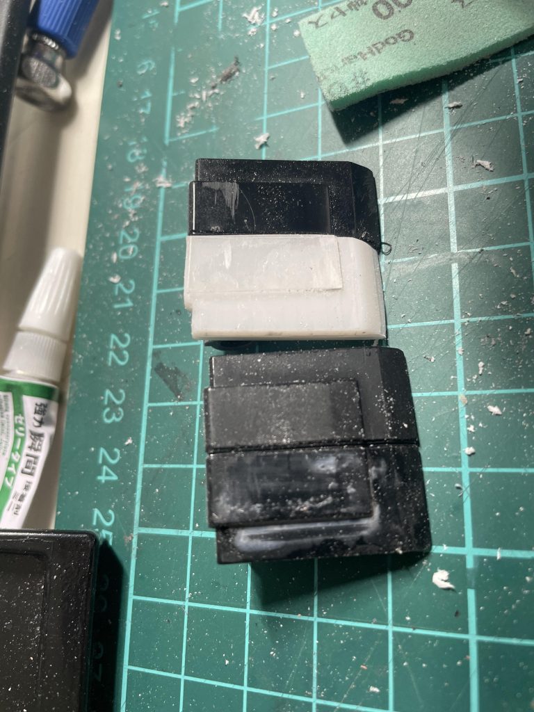 元々がジャンクなので、白いパーツは自作しました。幸い軸は残ってたので、比較的簡単に作れましたが、、、、