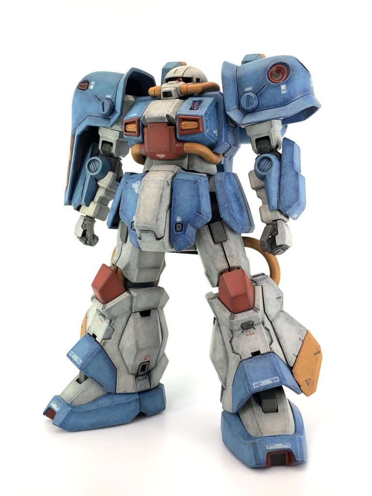 全身。ホビー機らしいポップなカラーリングで、使い込まれたアンティークのような雰囲気を目指しました。