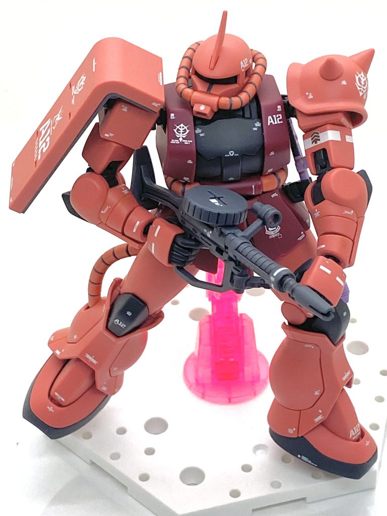 動くは動きますが・・・クリアー吹いたからガチガチです(汗)。