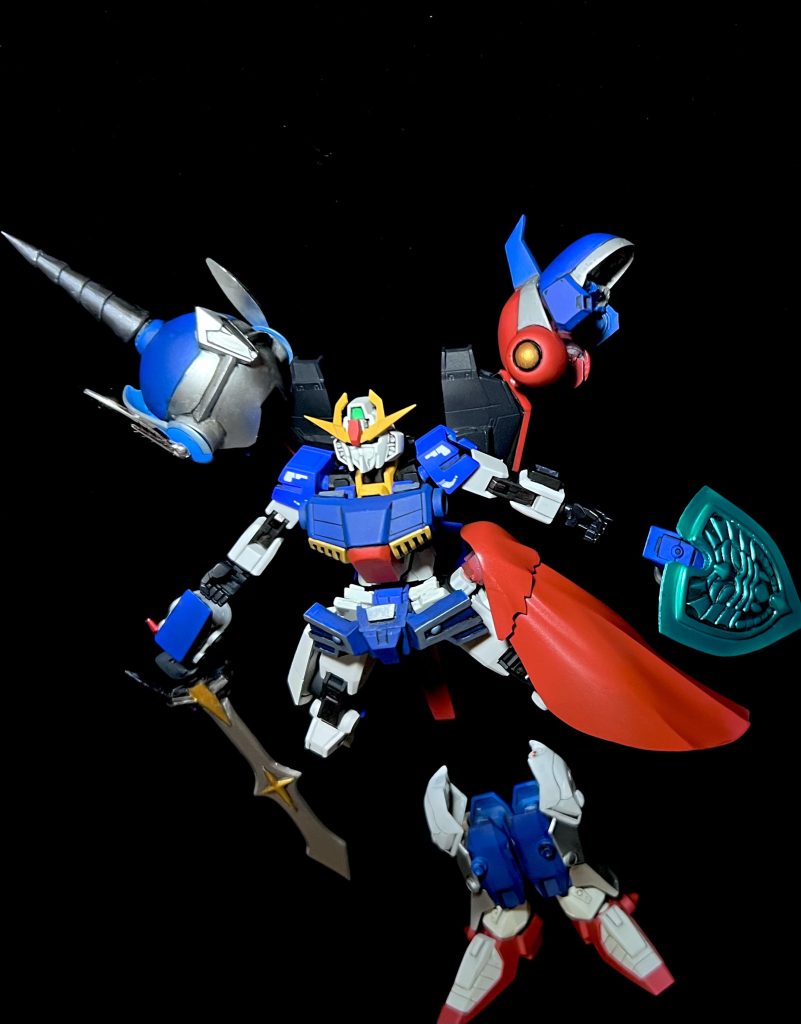 コアゼータとドッキング!!アーマー同士の接続は概ね武者精密と同様です。頭部の処理を武者と差別化したかったので、剣士の頭部をショルダーアーマーとして装備できるようにしました。ツノ...ドリルも付いているので攻撃力アップです。