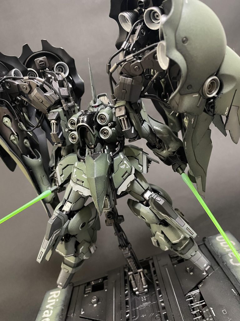 バインダーアーム部分のごちゃ具合がいいですね。内部メカのような部分をごちゃらせるの好きです。