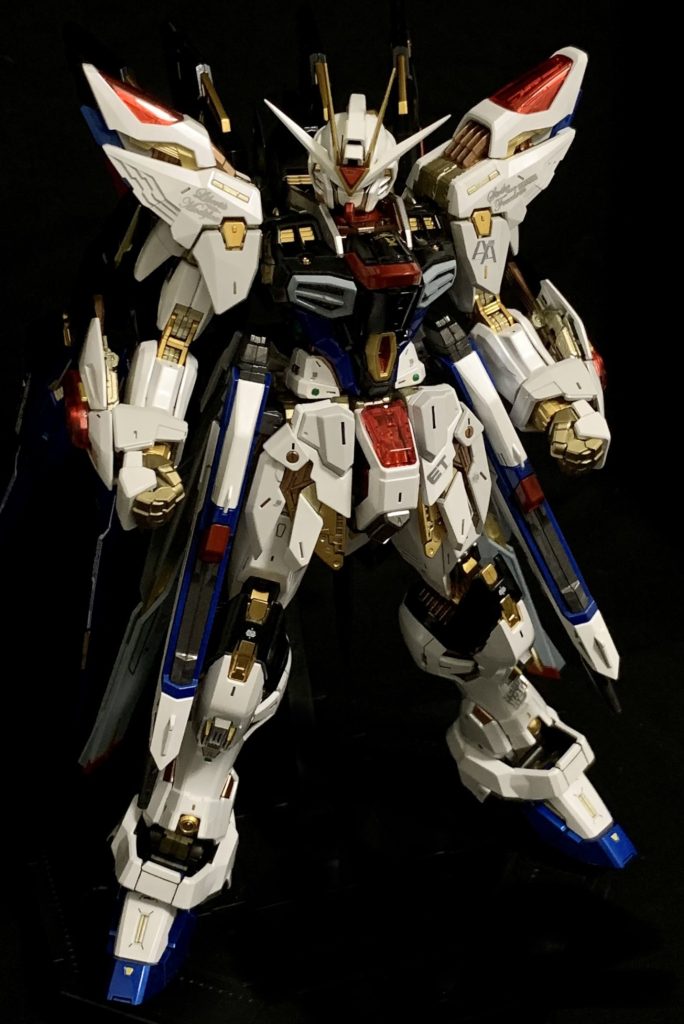 羽根を広げた姿も好きですが、一目惚れした素立ちがやはり最高に好きです!