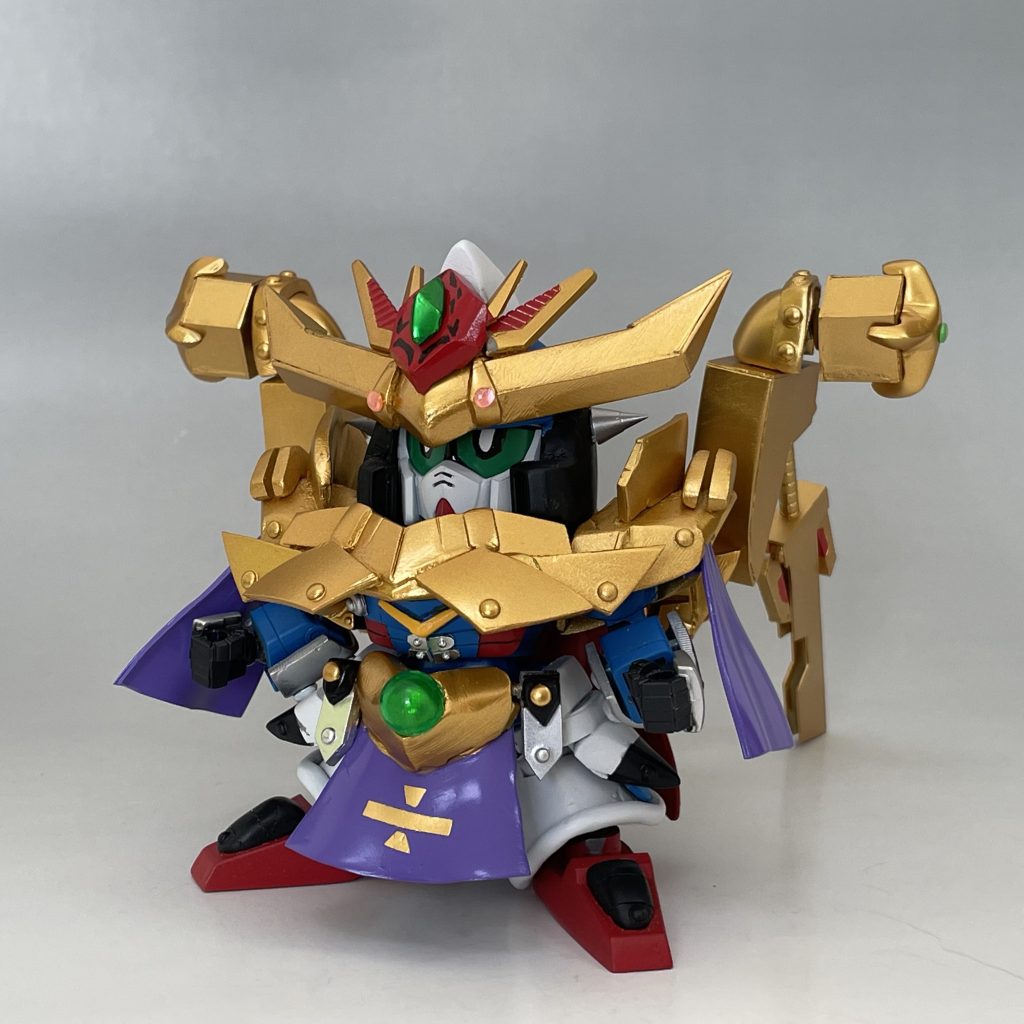 FRONT追加装備はプラ板を主に使っています。布の部分はゼロガンダムと孫尚香のパーツを使いました。