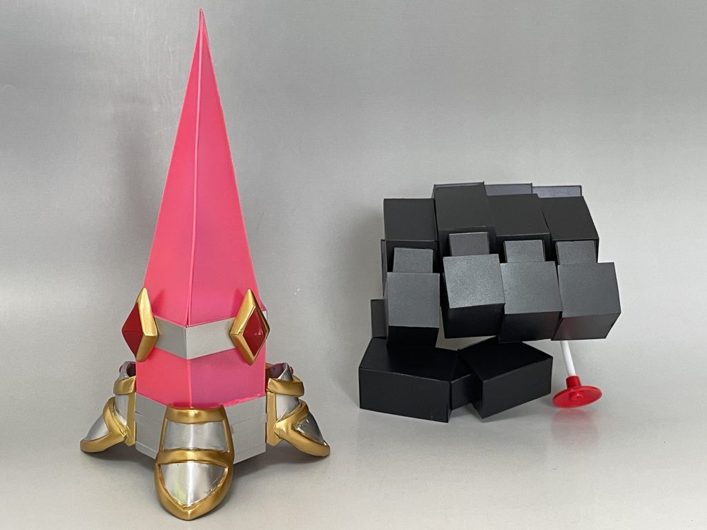 二つとも本体より大きいので支えるのに一苦労します。