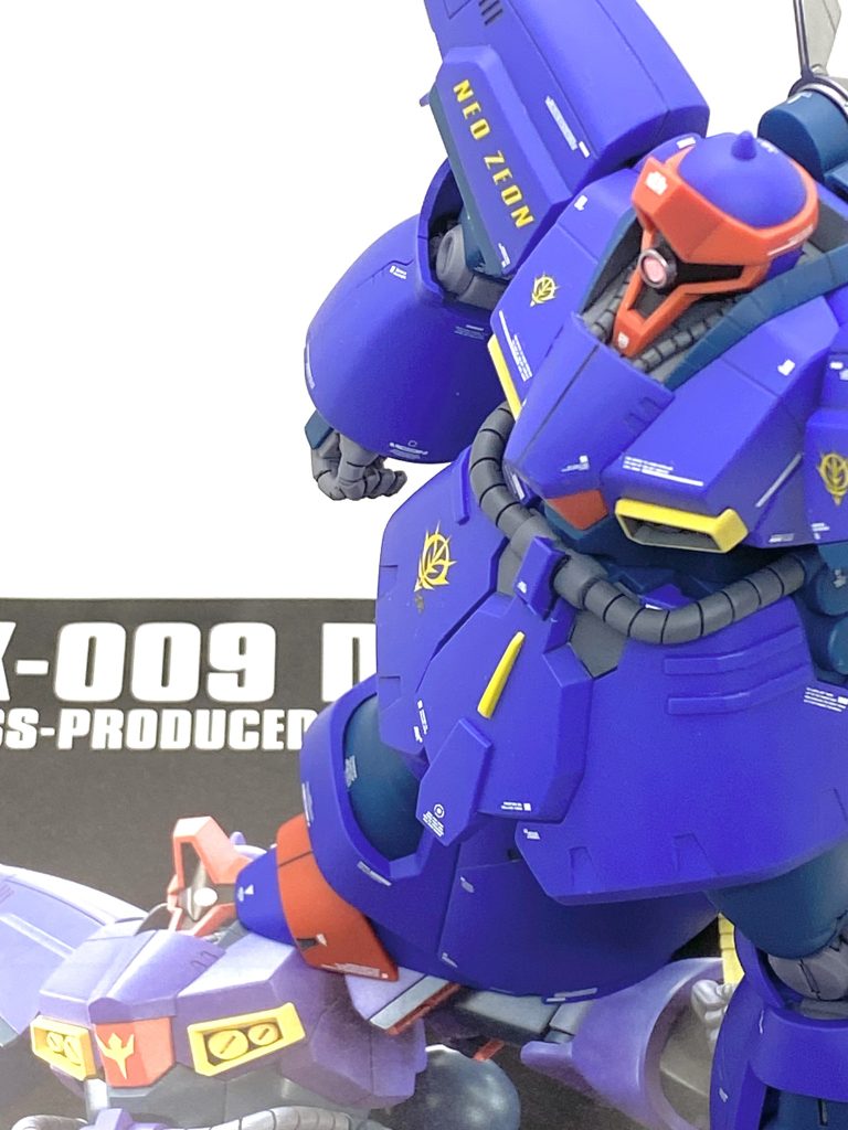 最後は説明書と。ドライセンは再販されないキットの代表格の一つで部品を失くしたり、壊したりしても部品請求の在庫がないので非常に気を使って作業しました。ユニコーン版もカッコいいですがやはりパープルとダークグリーンのZZ版のほうが思い入れある方は多いと思います。今回は本体の合わせ目を全てモールドにするというのを課題にしたのですが・・・ダンモという工具があるおかげで楽に出来て、尚且つ情報量が増えたからこれは大正解でユニコーン版作る時も同じようにしようと思います。ドライセンはネットでも中々、完成品を見ないので少しでも参考になれば良いと思い、次のZZに出てくるMSはズザかドーベンウルフを作りたいと思います。ご覧して頂きありがとうございました。