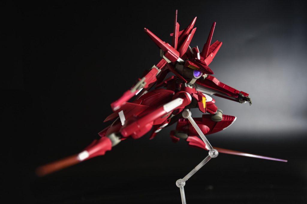 足のビームサーベルも一応塗ってます。これ元キットが透明で驚きました。