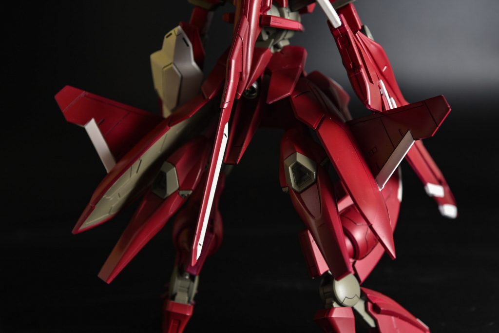 主に腰の裏にサイドスカートやファラクトのブースター、ガンビットなど格納しています。ここまでご覧頂きありがとうございます！亀の足並みに制作スピード遅いですが、また見て頂けると幸いです。