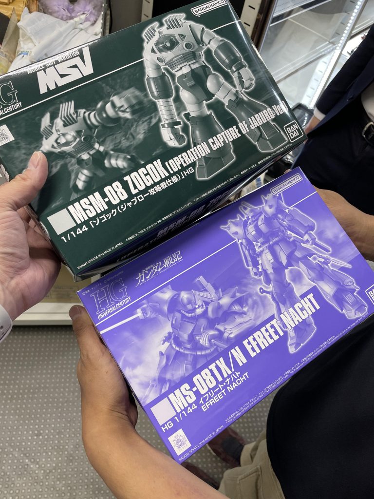 突然の依頼まぁ僕は、店長さんの気遣いで依頼されただけなのですがね😏つまりあまり期待されていない依頼だったので、お気楽に、かなり時間をかけて、好きなように作りました友人は有名人なので、ガチの依頼なようで…年間スケジュール立ててる人とかは、突然の依頼は困るでしょうね〜大変そうだ