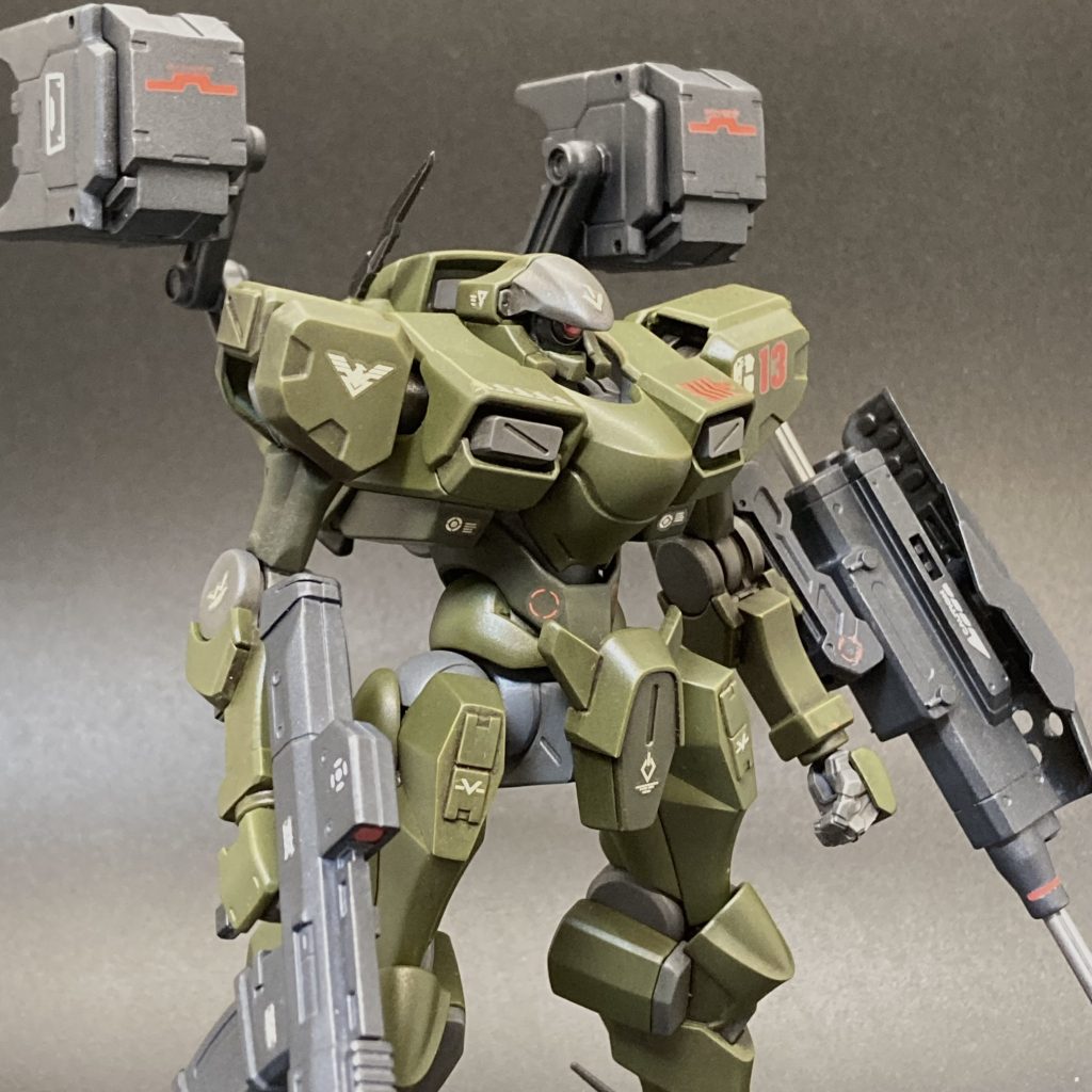 メインカラーはオリーブドラブ色で塗装してウェザリングマスターでウェザリングを施しました。