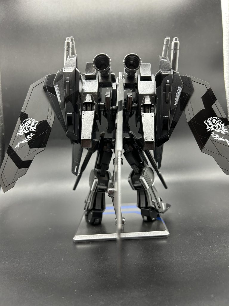 可変機構を有しているが各所を簡略化しており、より高速での変形を可能にすると同時に機体の頑丈性、整備性を向上させている。jabberwockシステムAliceシステムの発展系であり完全無人の状態でも戦闘が可能である。パイロット搭乗の際にはレモーラの制御や索敵などを行い戦闘をサポートする。