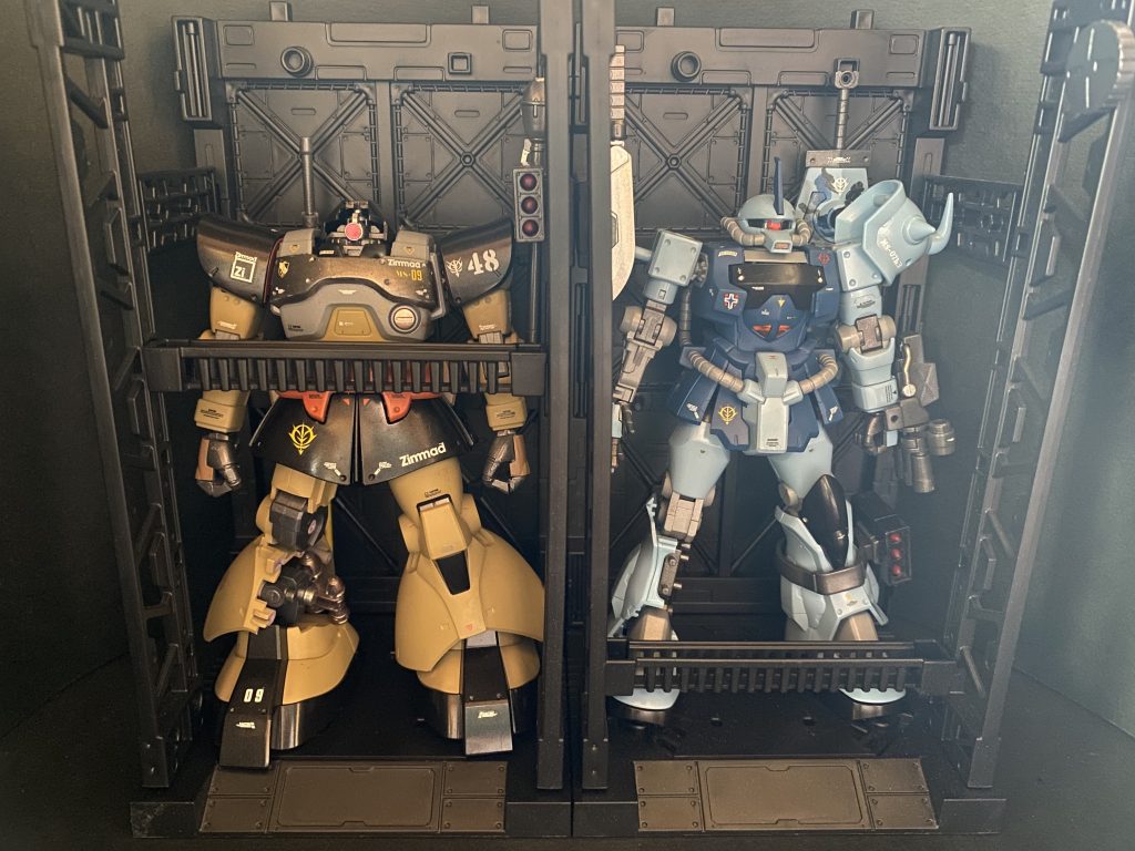 水性ホビーカラーのエアブラシ全塗装。カラーは、ドイツ戦車色のサンディイエロー、サンディブラウンを中心に、メタルブラック、グレーメタリックですが、差し色の腰のオレンジが綺麗に塗れたけど彩度が高すぎて、ややジャイアンツカラーになったのは内緒です🤫(巨人ファンじゃない笑)