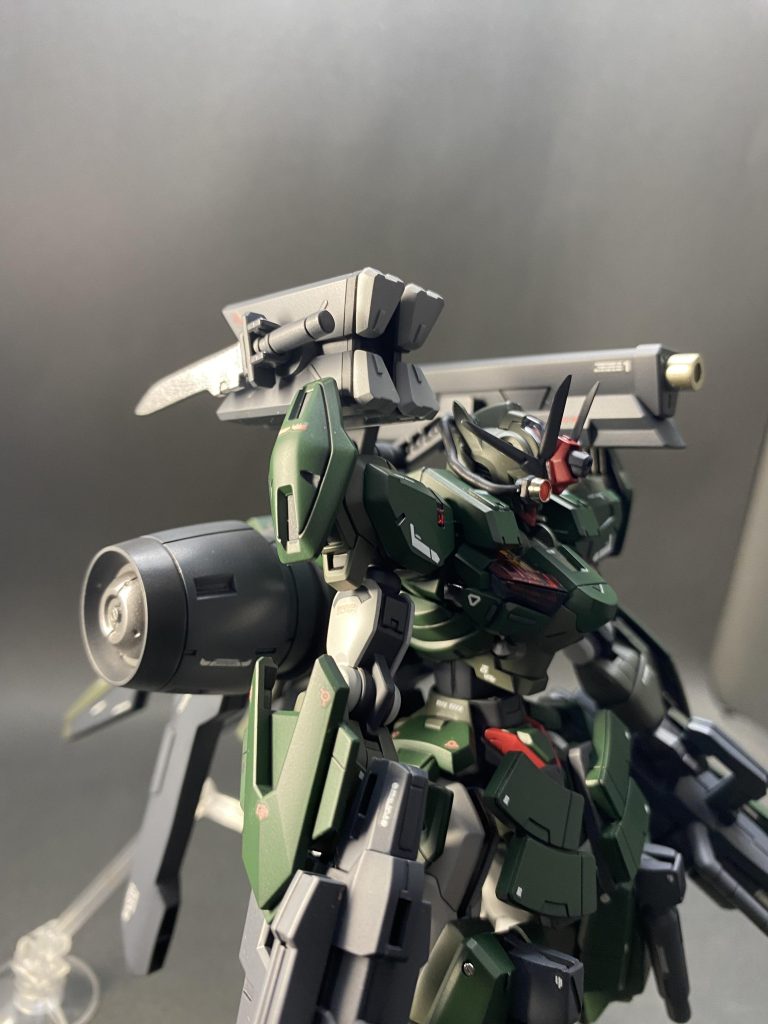 ナイフはデミトレーナーのオプションのを削って作りました。