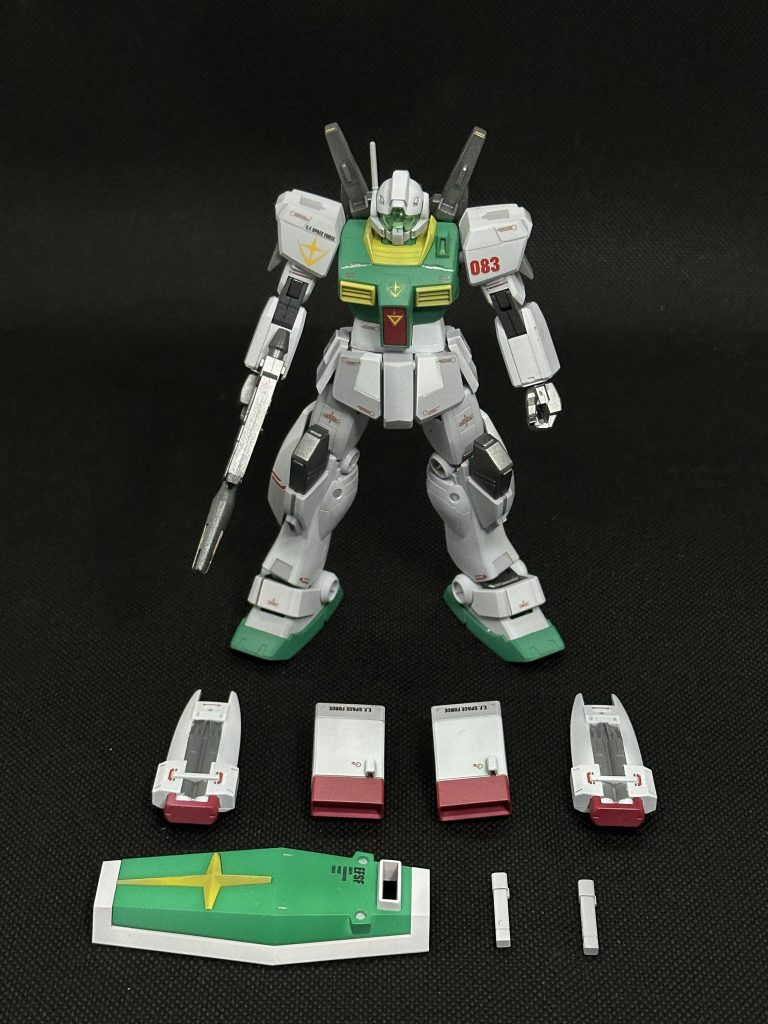 使用塗料 クレオス(C) ガイア(G) フィニッシャーズ(S)本体白部分 ファンデーションホワイト(S)本体灰部分 ニュートラルグレー(C)本体緑部分 ビリジアングリーン(G)チューブ 関節 一部黄部分 マイスターイエロー(G) スターブライトアイアン(G) レッド(エナメル) 武装  スターブライトアイアン(G)バーニア スターブライトアイアン→クリアブルー(G)