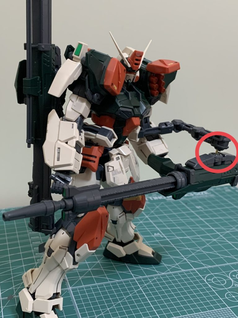 ⭕️で囲ったところが真鍮線が見えてしまってます💦