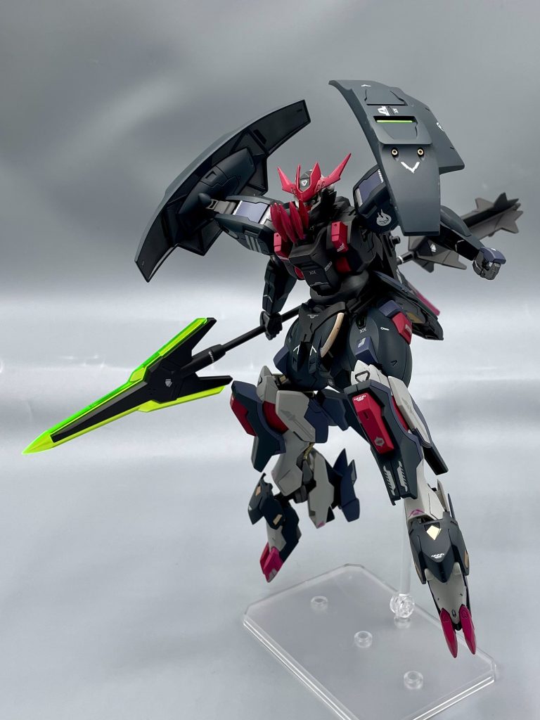 腕ごとバックパックに接続しているので、両腕をダリルバルデ状態にすることも可能!