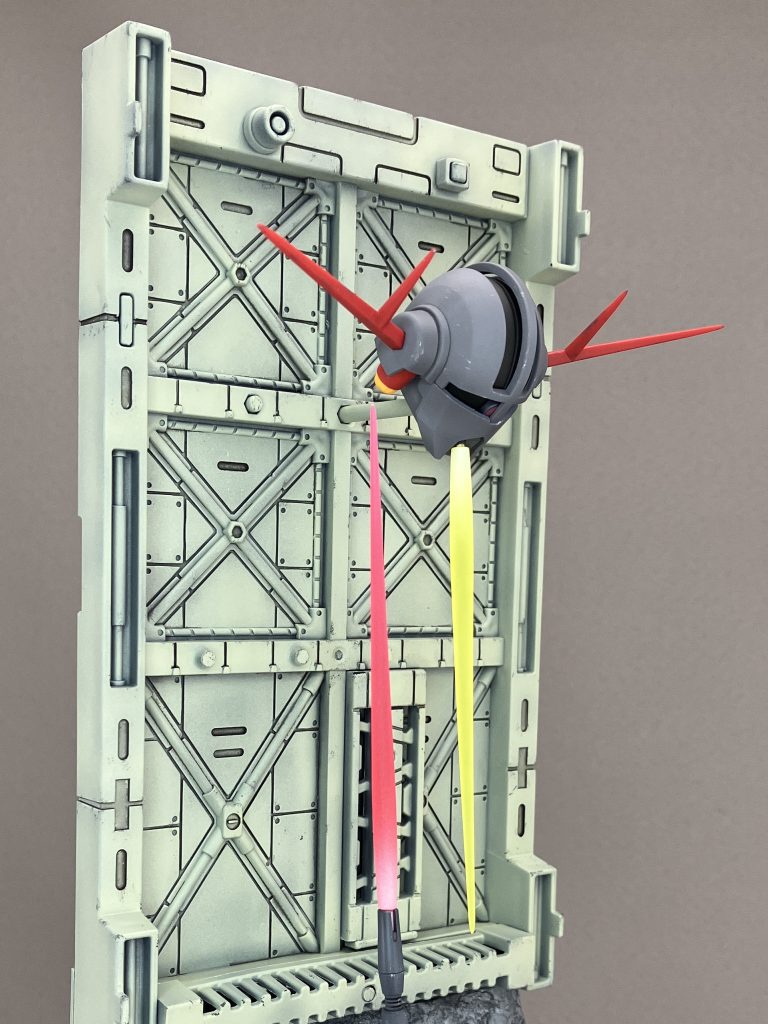 ・ジオングはガンダムと交叉した。