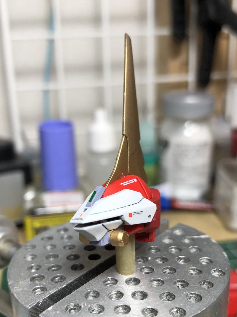 頭部スミ入れのための掘り起こしだけしました。まじイケメン。本当はバーザムの後頭部のバルカンユニット付けたかったのですが、バイザーに干渉して付きませんでした。残念。