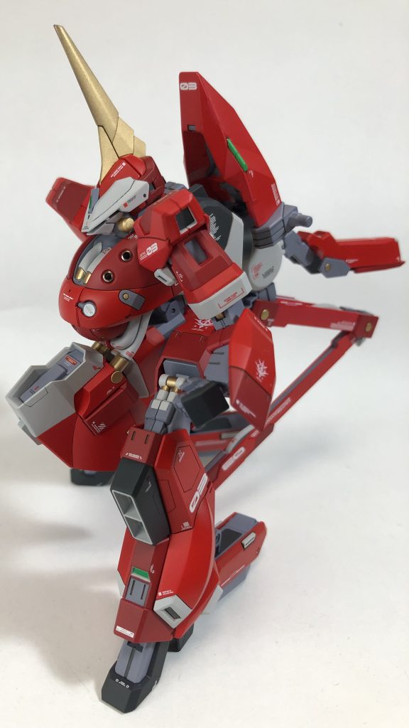 バーザム本体アクア部分を着込んじゃうと、あまりアクションポーズ取れなさそうだったので、ポージングして一枚。頭のバイザーや胸部耐圧装甲の丸みのせいもあって、ケンプファー寄りカッコよさがありますね。