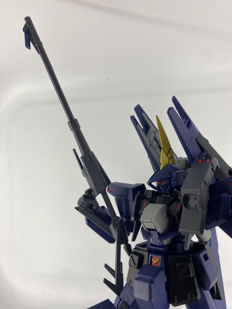 フェダーインライフルを装備しているので、通常のビームサーベルはオミットしました。