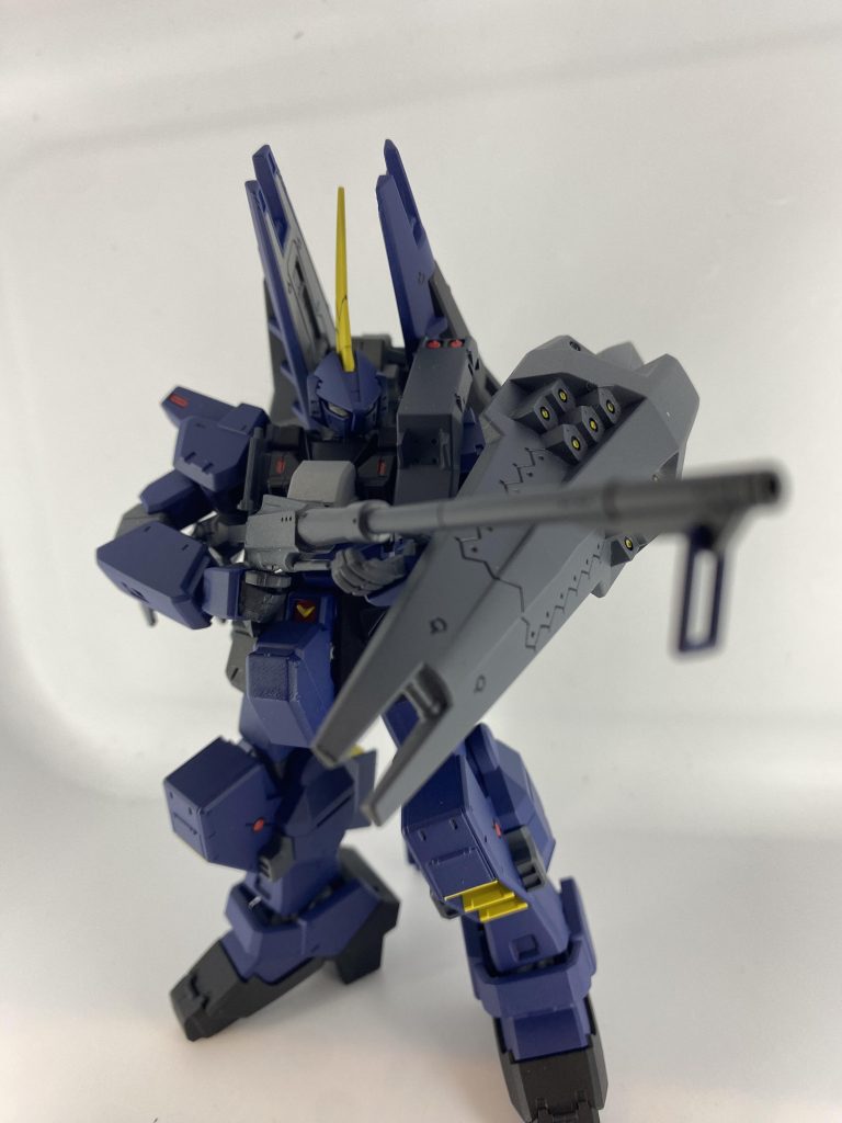 ティターンズの高機動機体となれば、、、フェダーインライフルしかない!と思い、旧キットのガブスレイから拝借。