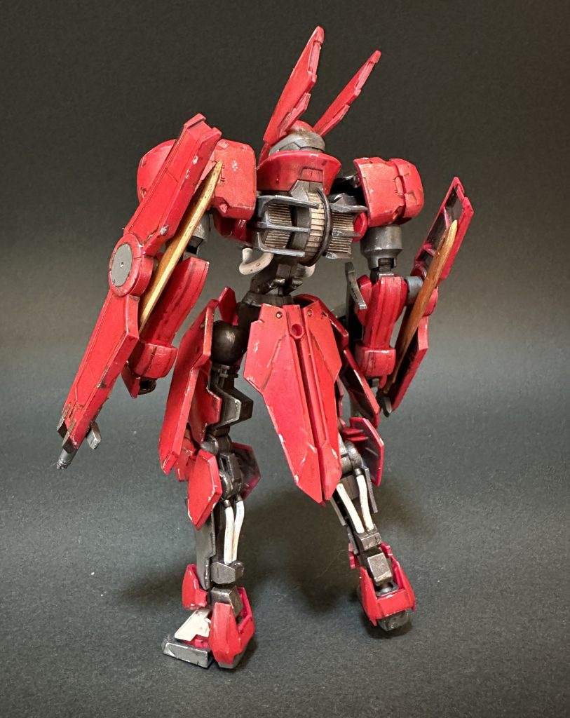 赤色をすこしいじると汚し塗装が似合う仕上がりになる気がします。